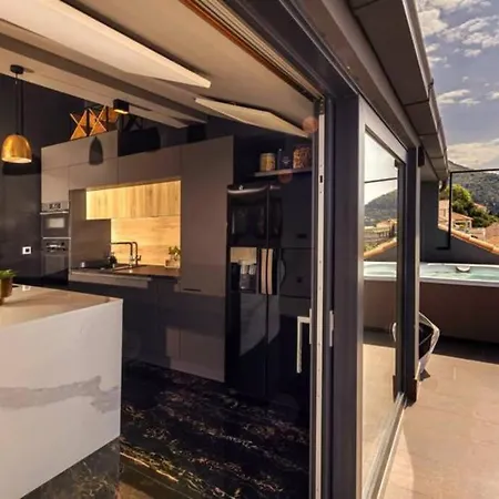 דירה Penthouse With Jacuzzi