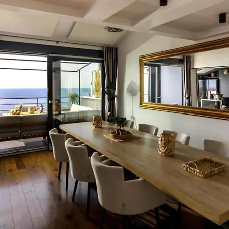 Penthouse With Jacuzzi *